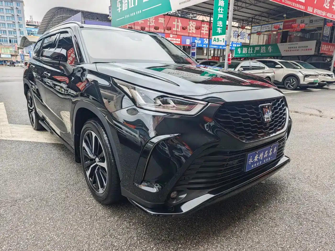 Crown Land Cruiser 2023 2.5L HEV 4WD Premium Edition — миниатюра 3
