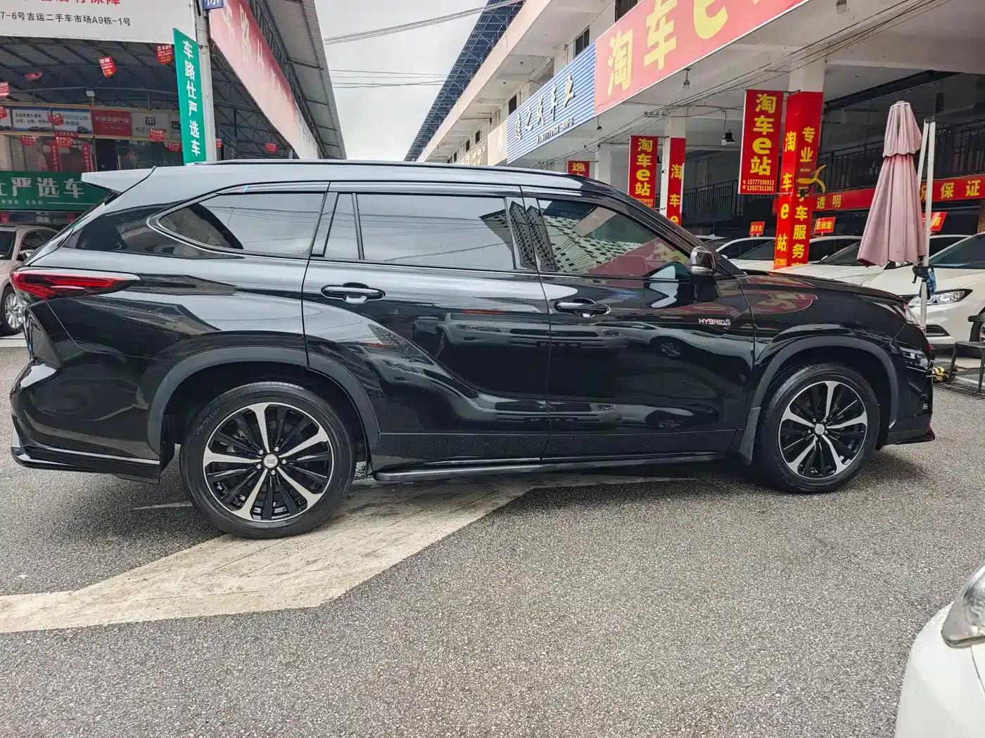 Crown Land Cruiser 2023 2.5L HEV 4WD Premium Edition — миниатюра 4