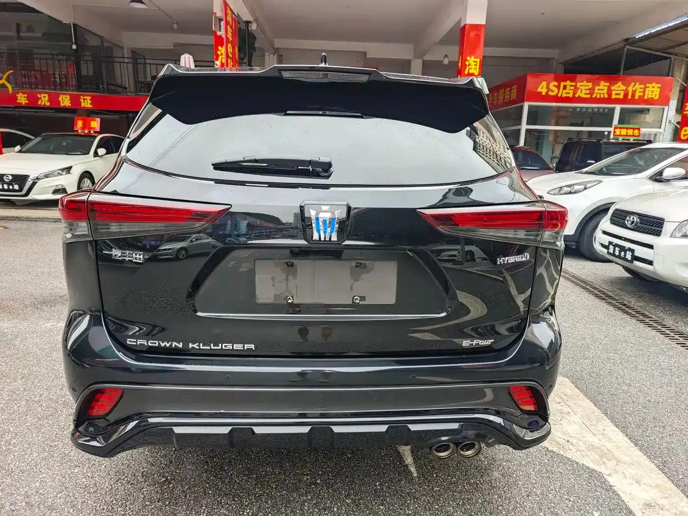 Crown Land Cruiser 2023 2.5L HEV 4WD Premium Edition — миниатюра 5