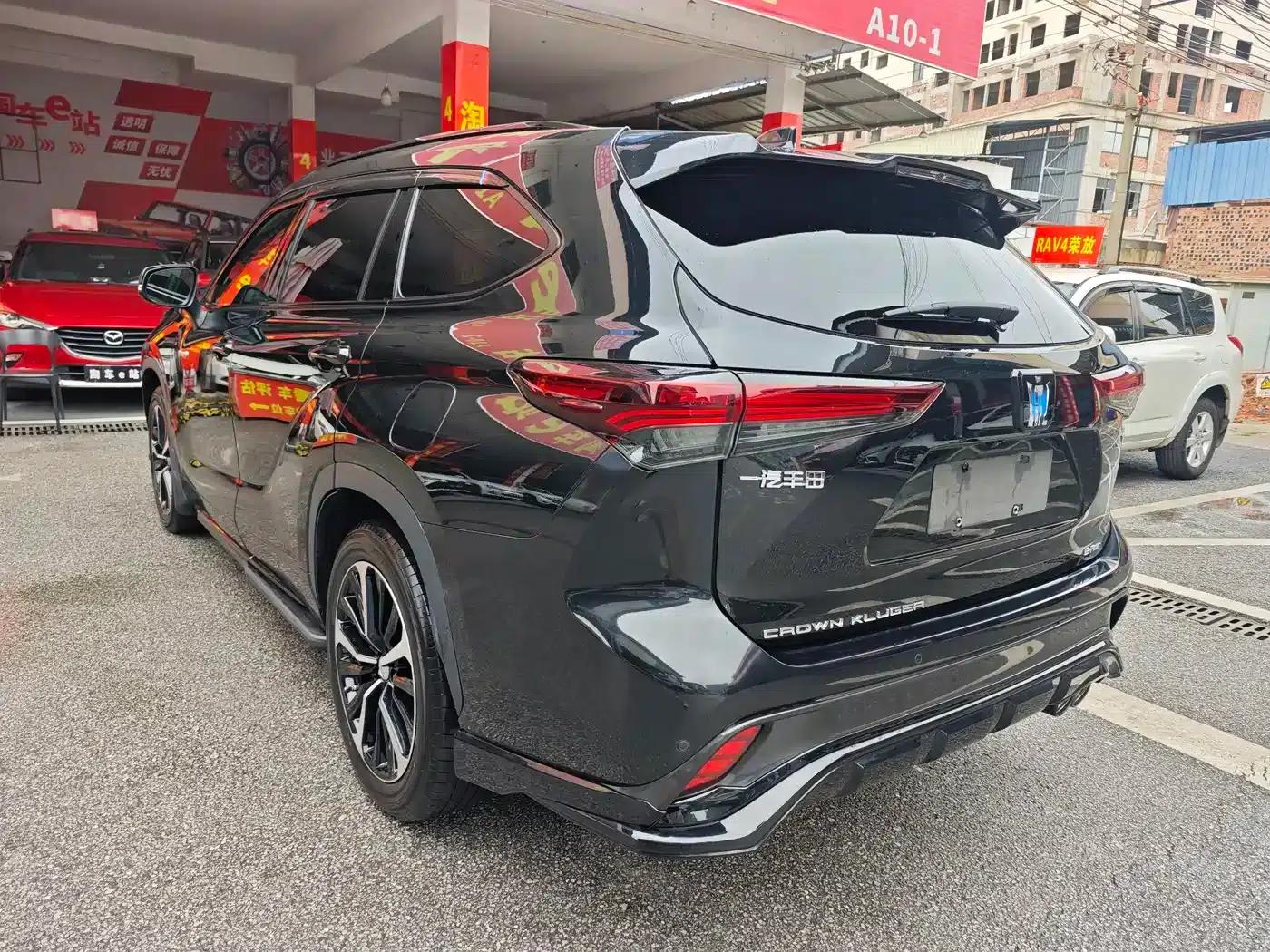 Crown Land Cruiser 2023 2.5L HEV 4WD Premium Edition — миниатюра 7