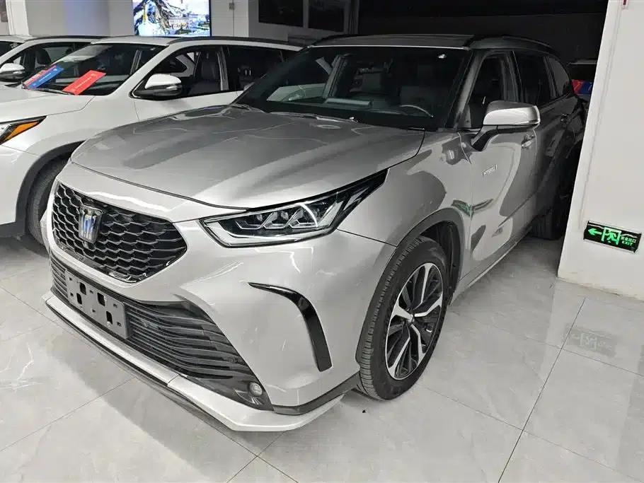 Crown Land Cruiser 2022 2.5L HEV 4WD Premium Edition — миниатюра 1