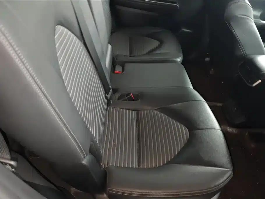 Crown Land Cruiser 2022 2.5L HEV 4WD Premium Edition — миниатюра 11