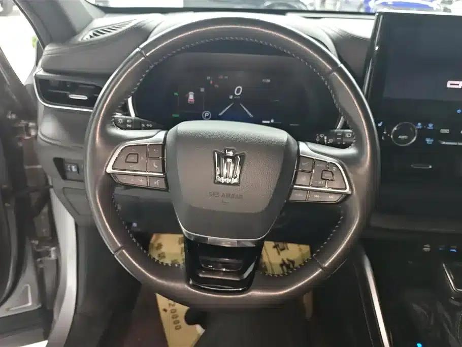 Crown Land Cruiser 2022 2.5L HEV 4WD Premium Edition — миниатюра 15