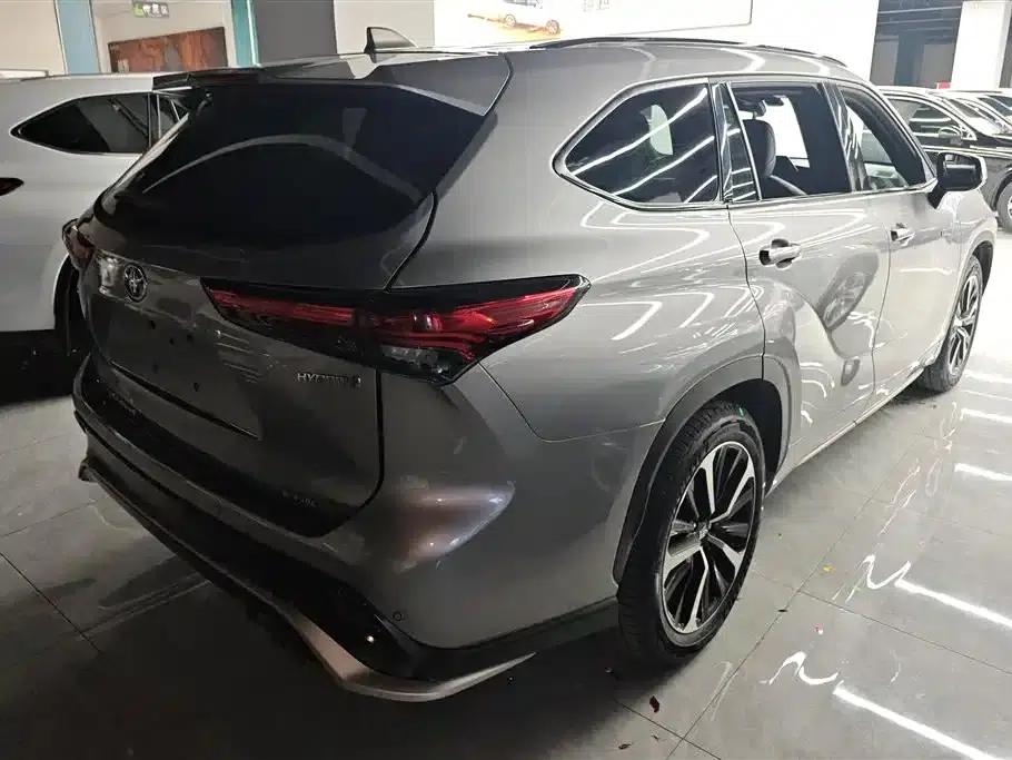 Crown Land Cruiser 2022 2.5L HEV 4WD Premium Edition — миниатюра 3