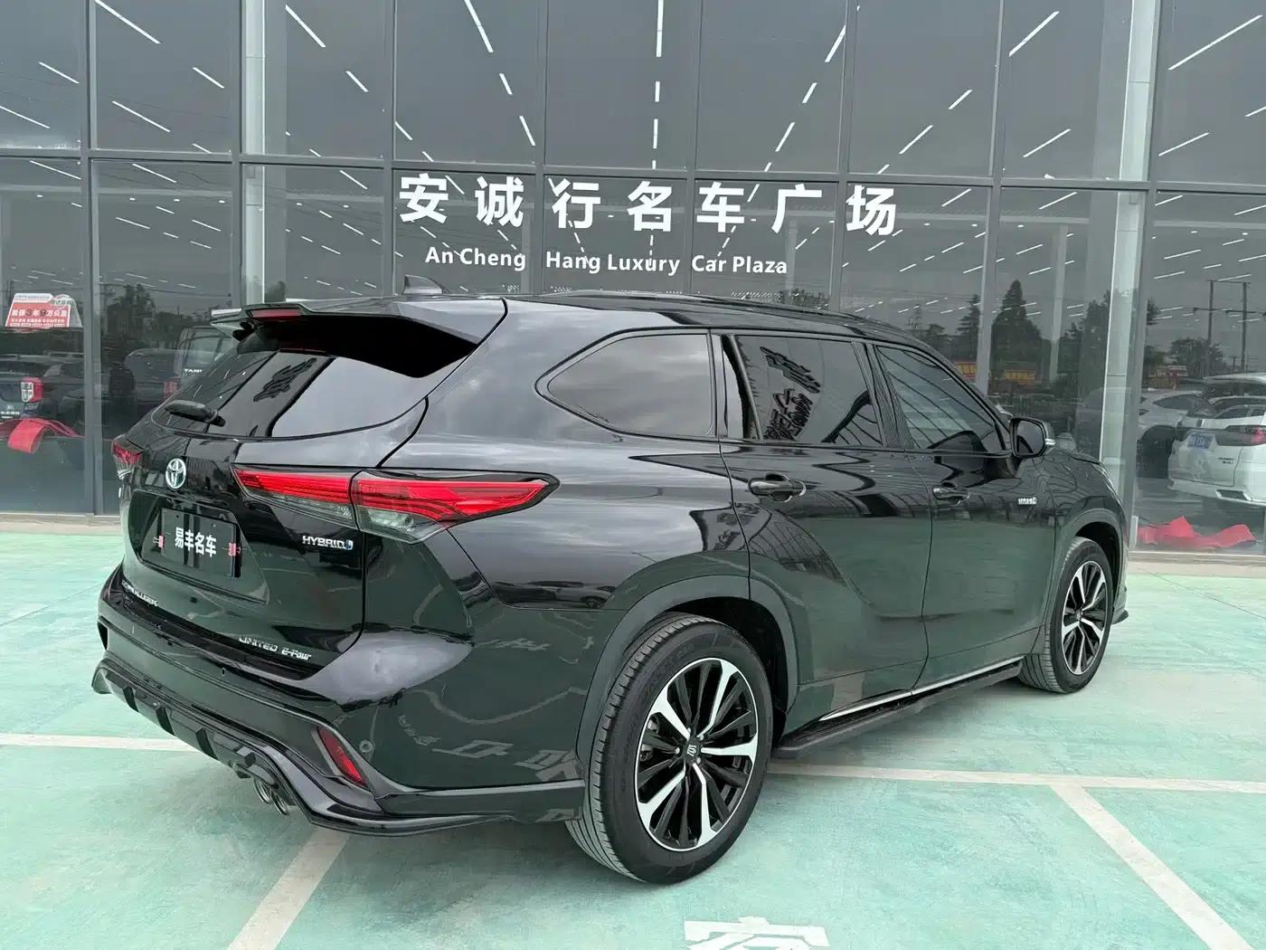 Crown Land Cruiser 2021 2.5L HEV 4WD Flagship Edition — миниатюра 16
