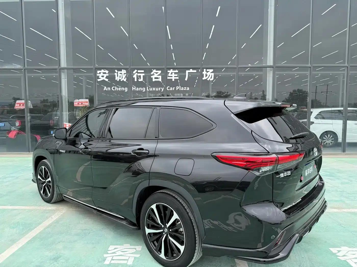 Crown Land Cruiser 2021 2.5L HEV 4WD Flagship Edition — миниатюра 18