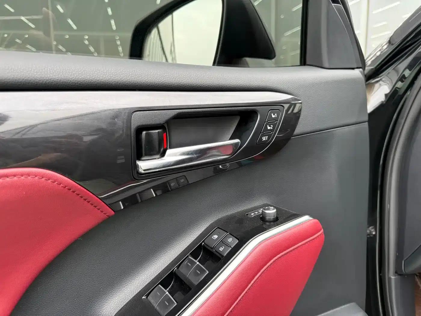 Crown Land Cruiser 2021 2.5L HEV 4WD Flagship Edition — миниатюра 6