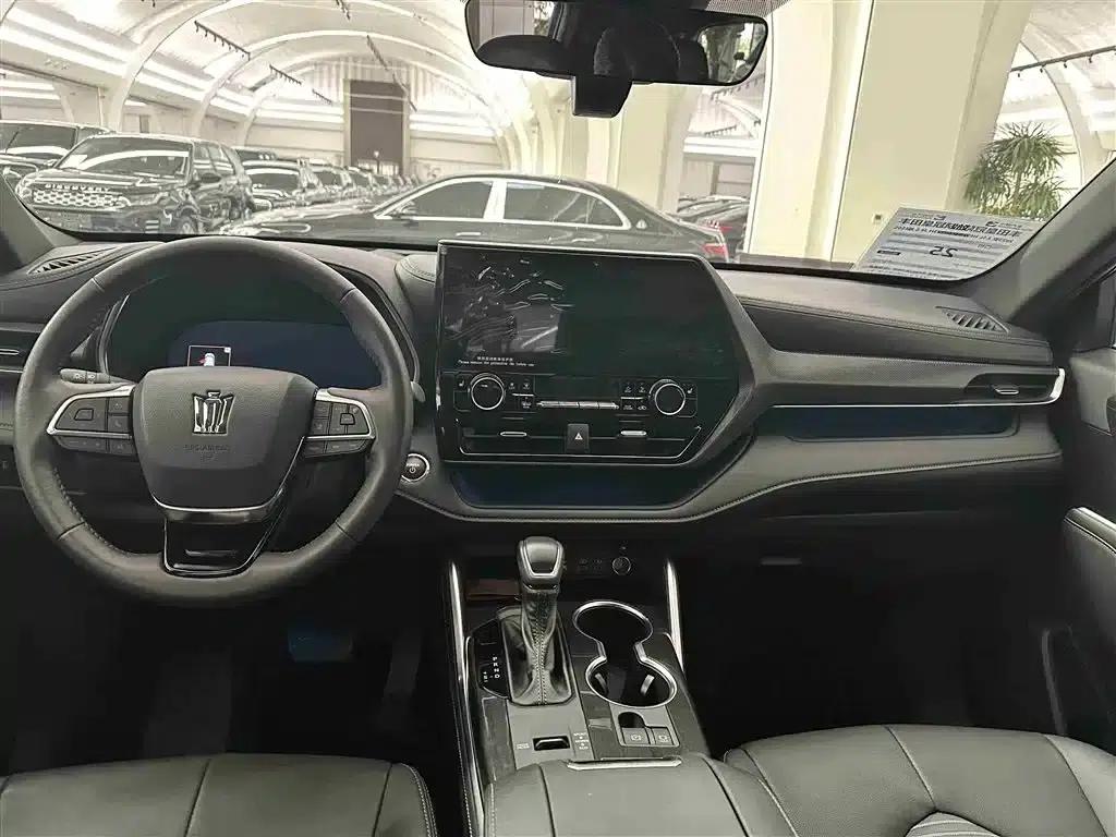 Crown Land Cruiser 2023 2.5L HEV 4WD Premium Edition — миниатюра 11