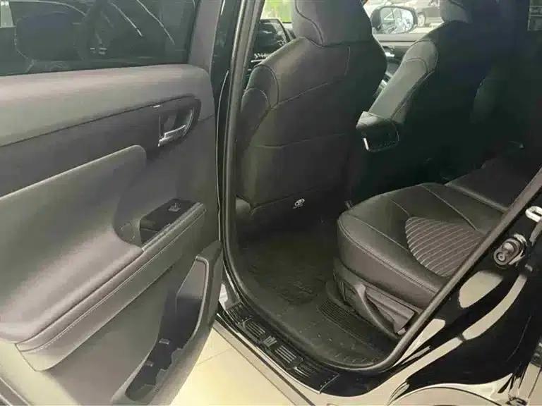 Crown Land Cruiser 2023 2.5L HEV 4WD Premium Edition — миниатюра 14