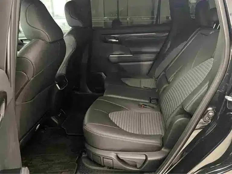 Crown Land Cruiser 2023 2.5L HEV 4WD Premium Edition — миниатюра 15