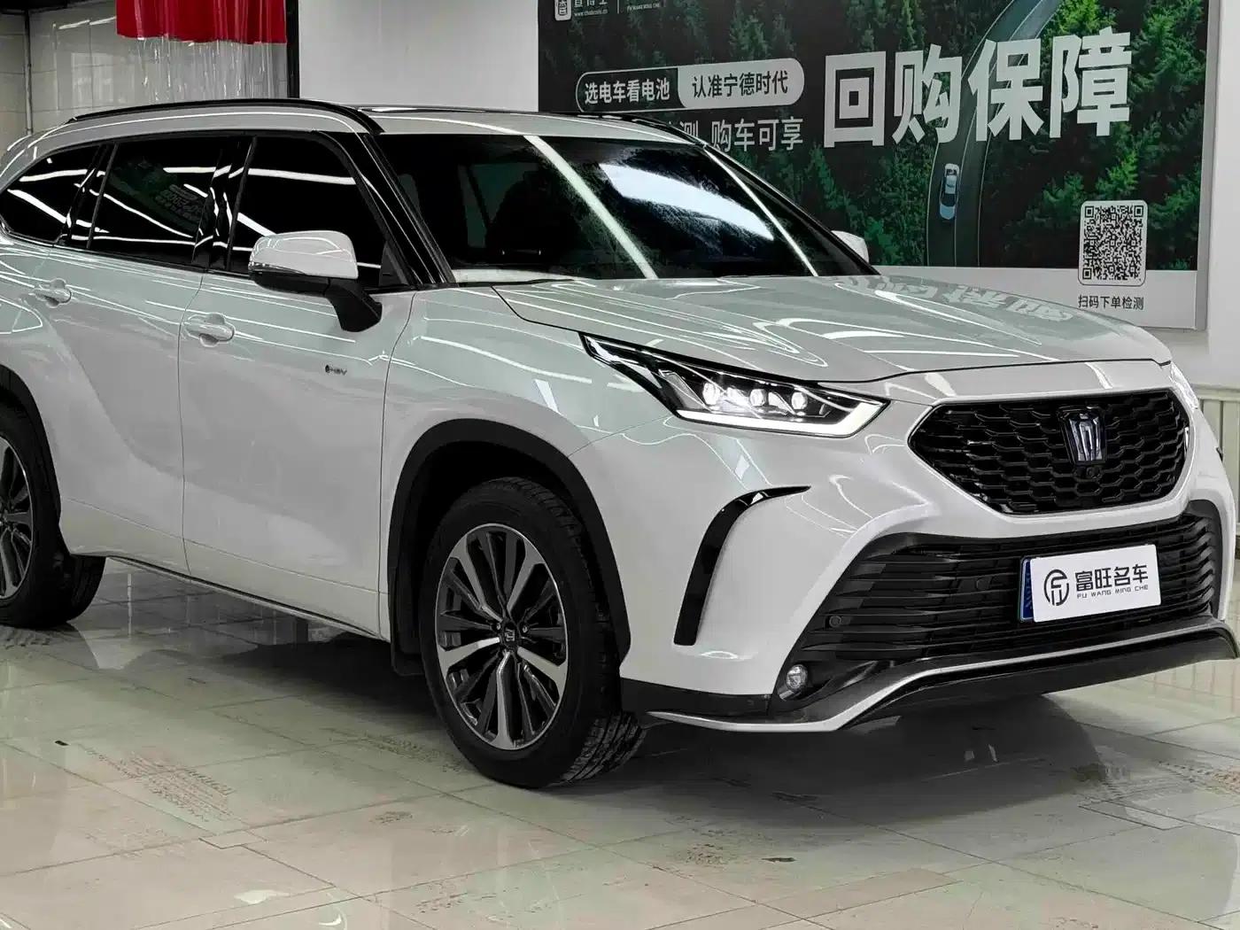 Crown Land Cruiser 2024 2.5L HEV 4WD Premium Edition — миниатюра 3