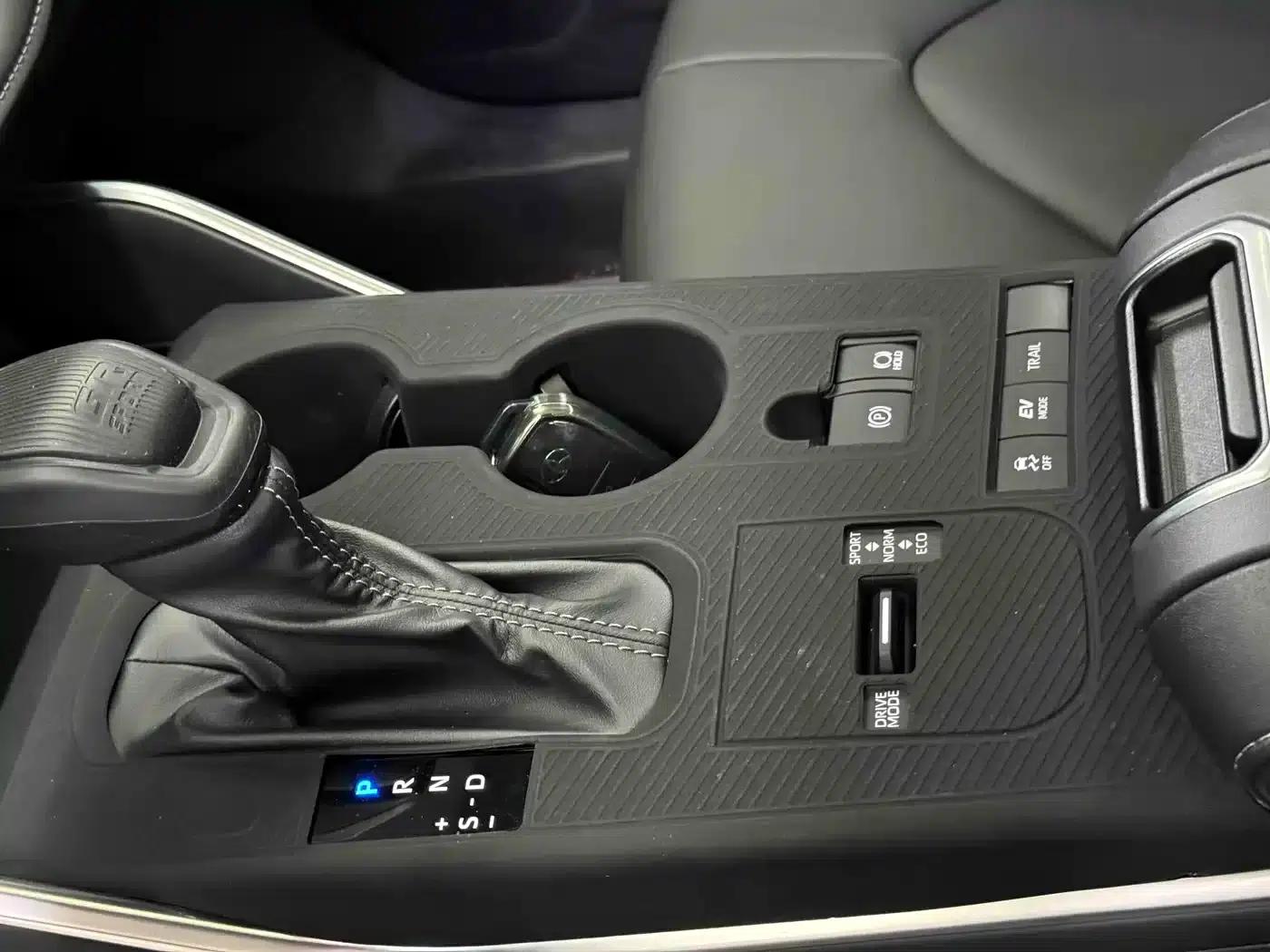 Crown Land Cruiser 2024 2.5L HEV 4WD Premium Edition — миниатюра 7