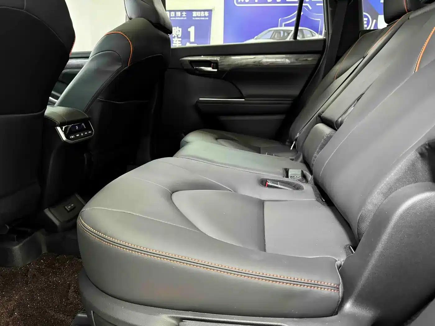 Crown Land Cruiser 2024 2.5L HEV 4WD Premium Edition — миниатюра 9
