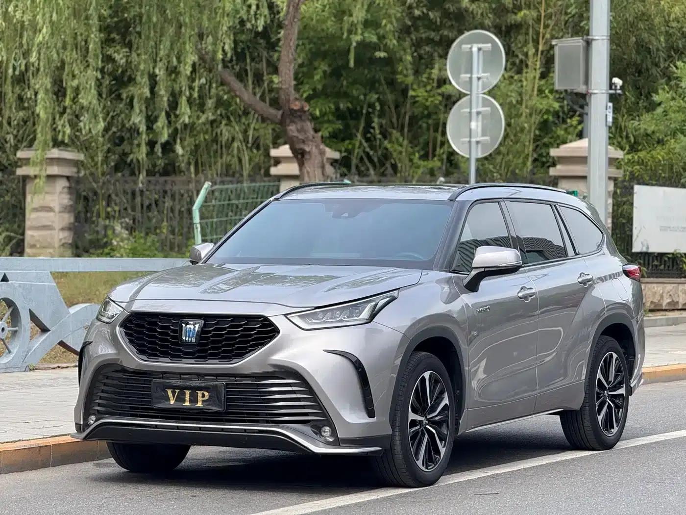 Crown Land Cruiser 2023 2.5L HEV 4WD Luxury Edition — миниатюра 1