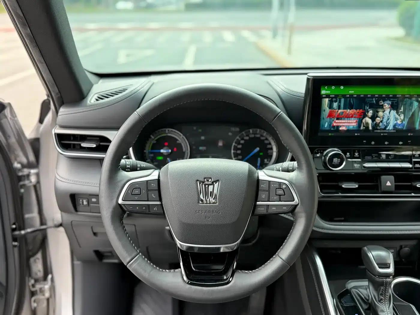 Crown Land Cruiser 2023 2.5L HEV 4WD Luxury Edition — миниатюра 12