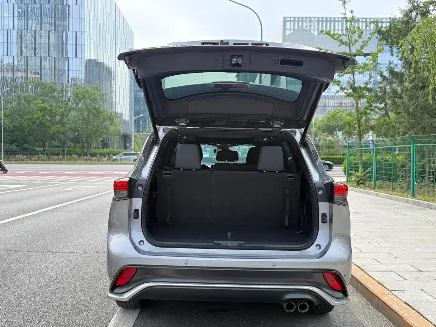 Crown Land Cruiser 2023 2.5L HEV 4WD Luxury Edition — миниатюра 19