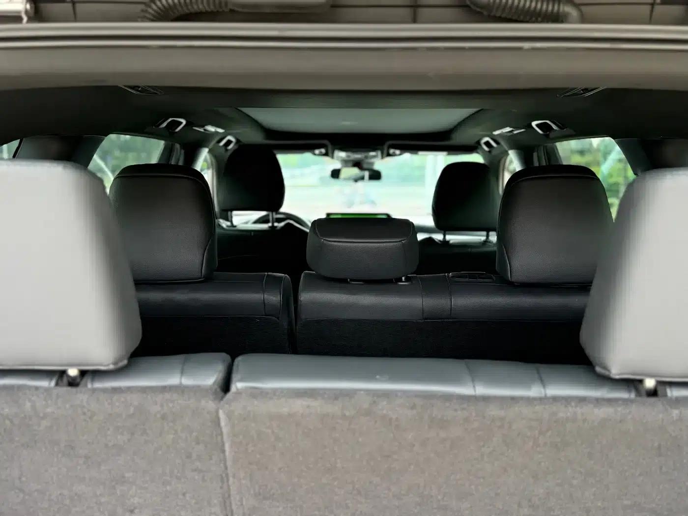 Crown Land Cruiser 2023 2.5L HEV 4WD Luxury Edition — миниатюра 20
