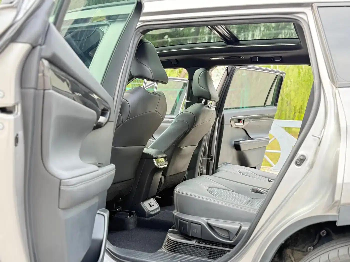 Crown Land Cruiser 2023 2.5L HEV 4WD Luxury Edition — миниатюра 9