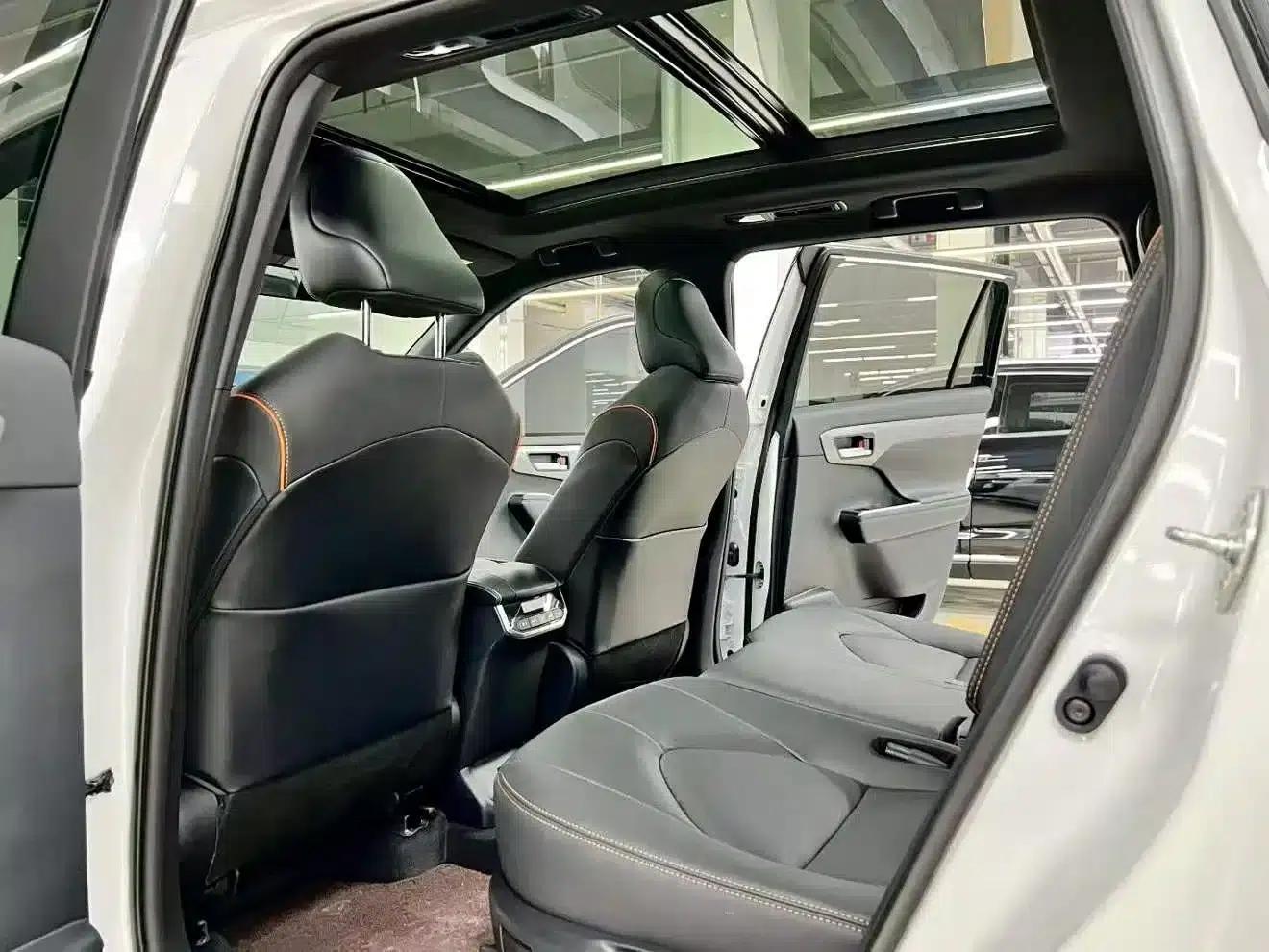 Crown Land Cruiser 2026 2.5L HEV 4WD Luxury Edition — миниатюра 6