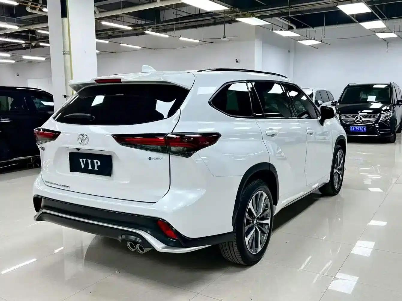 Crown Land Cruiser 2026 2.5L HEV 4WD Luxury Edition — миниатюра 9