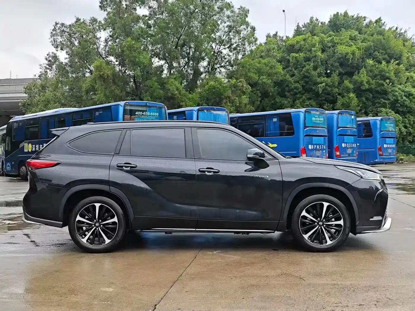 Crown Land Cruiser 2022 2.5L HEV 4WD Flagship Edition — миниатюра 15