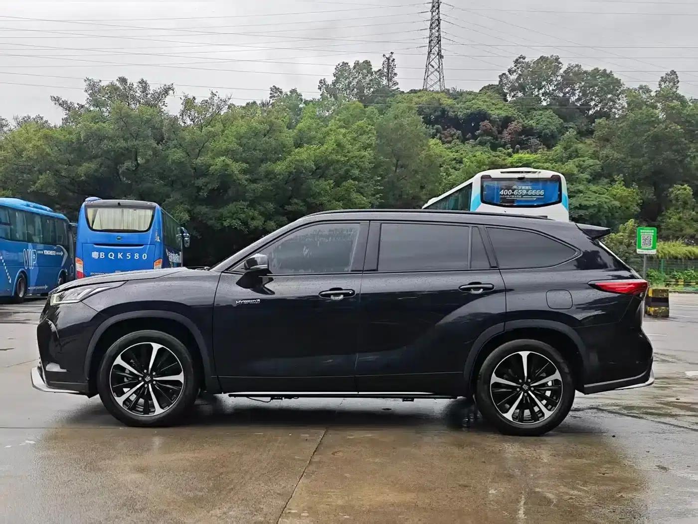 Crown Land Cruiser 2022 2.5L HEV 4WD Flagship Edition — миниатюра 16