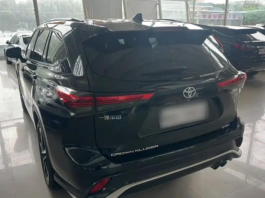 Crown Land Cruiser 2022 2.5L HEV 4WD Luxury Edition — миниатюра 16