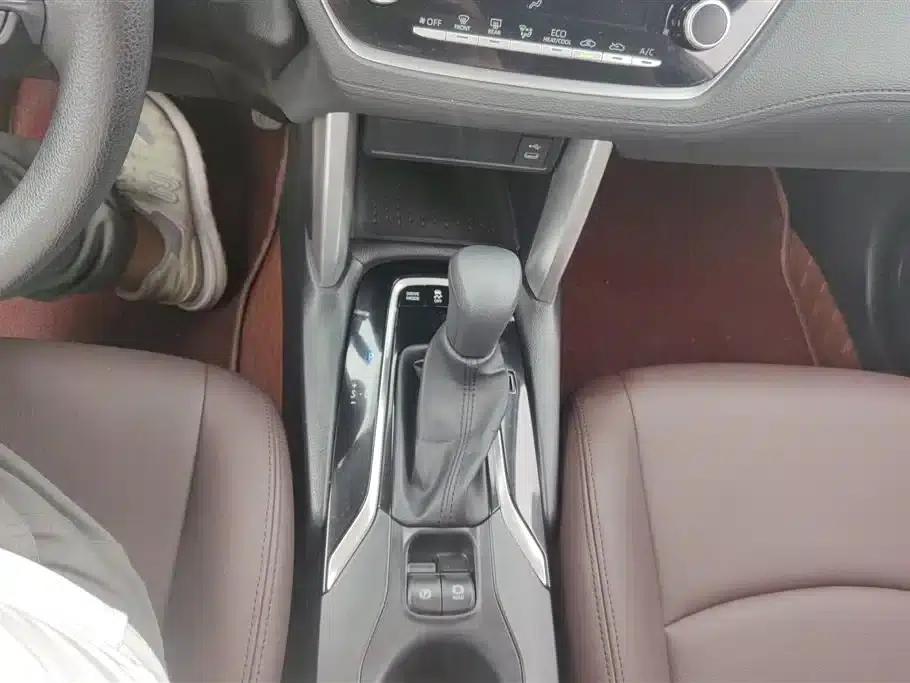 2023 Toyota Corolla Hybrid 2.0L Pioneer Edition — миниатюра 16
