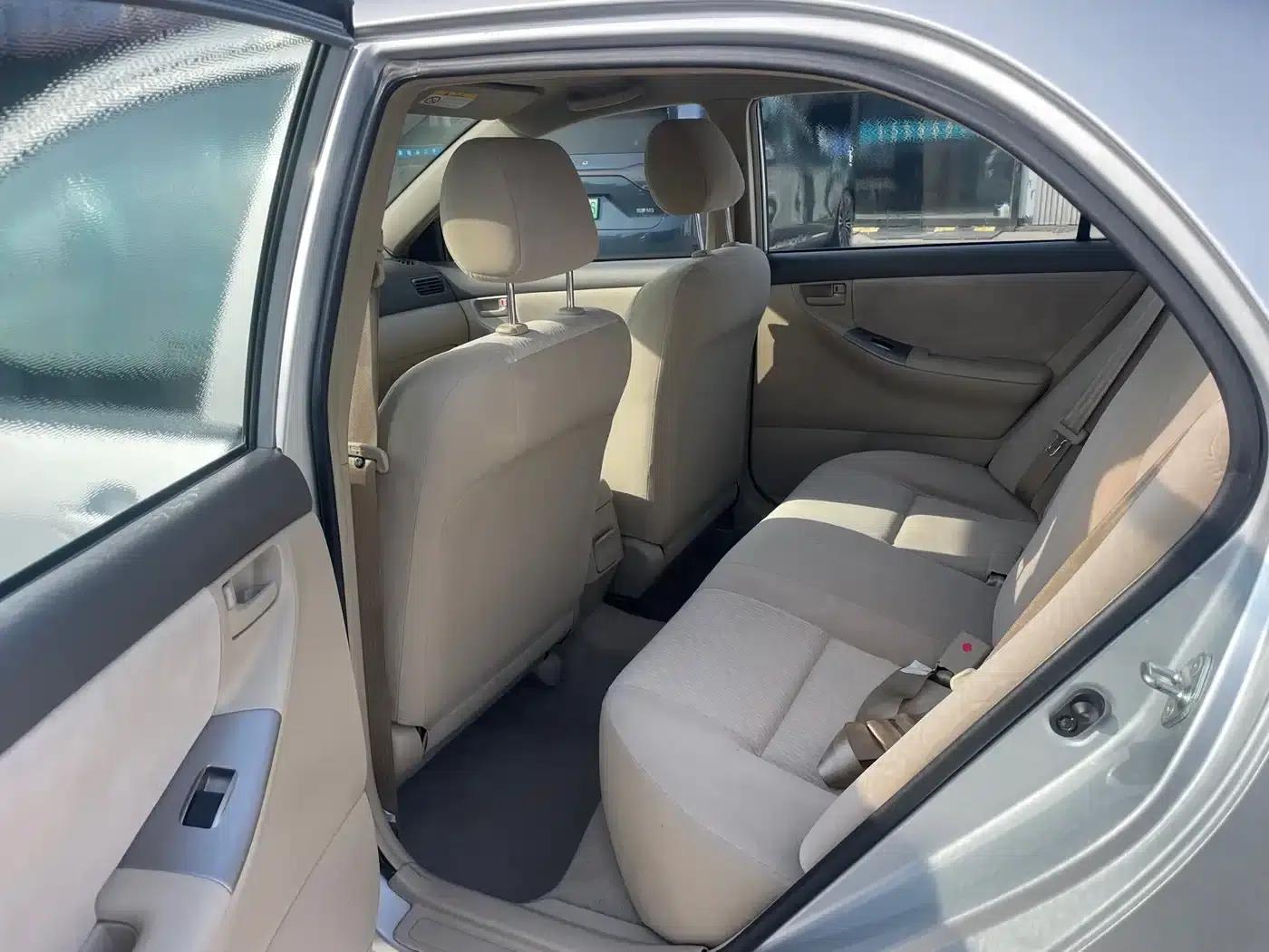 Corolla 2011 1.6L Automatic Classic Edition — миниатюра 5