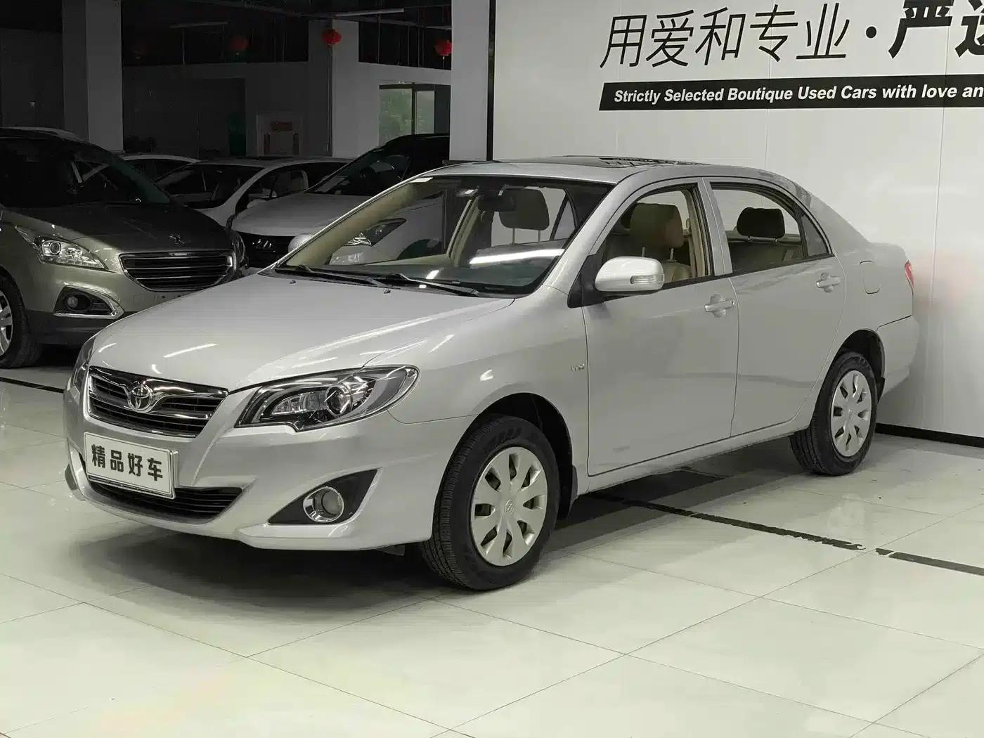 2013 Corolla 1.6L Manual Premium Edition — миниатюра 1