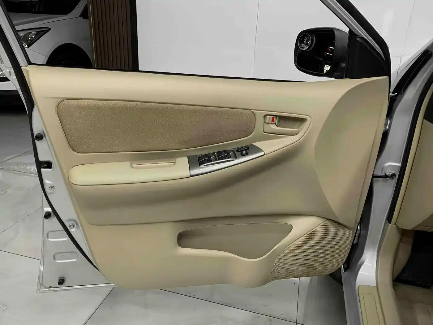 2013 Corolla 1.6L Manual Premium Edition — миниатюра 13