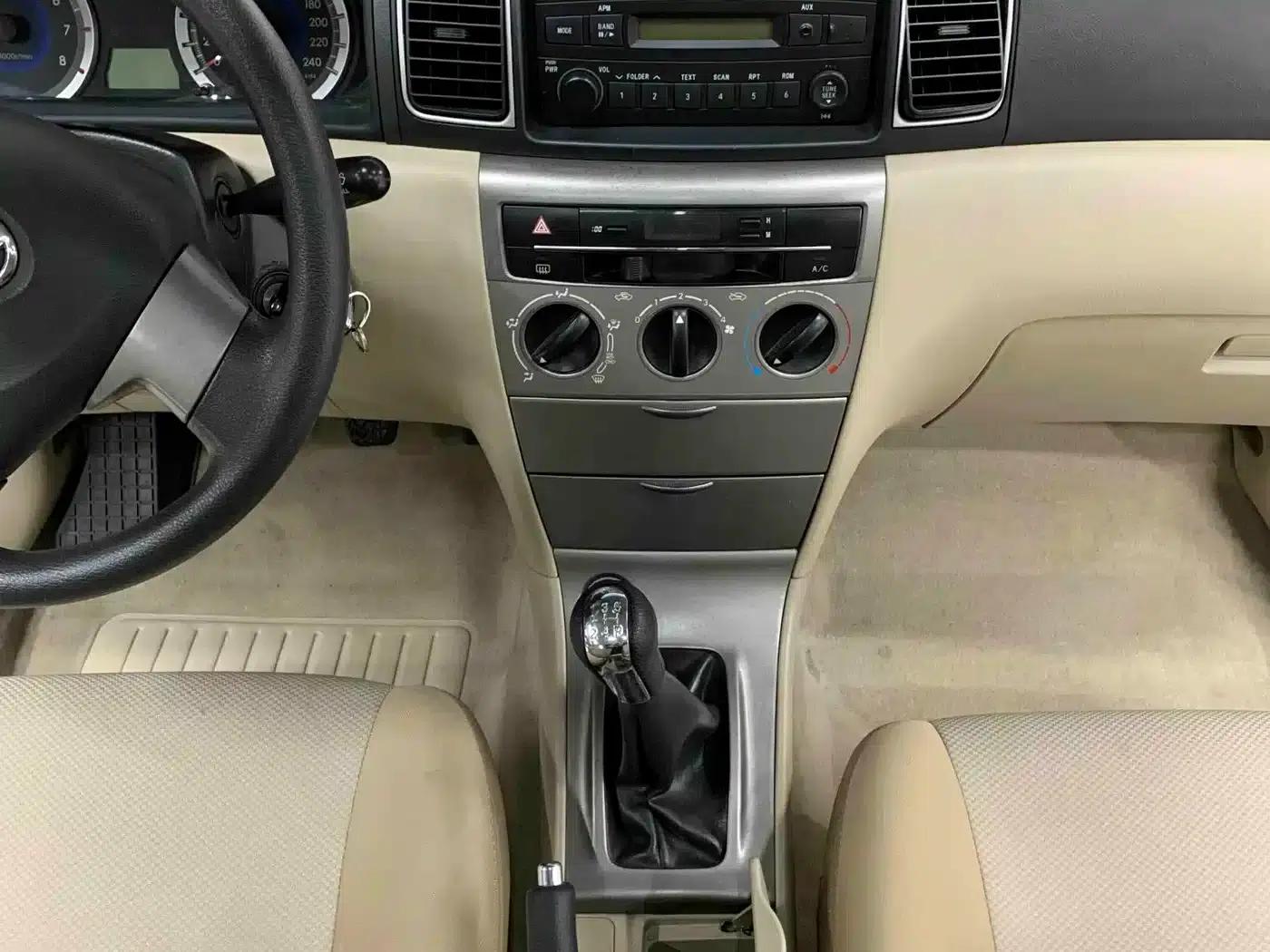 2013 Corolla 1.6L Manual Premium Edition — миниатюра 15