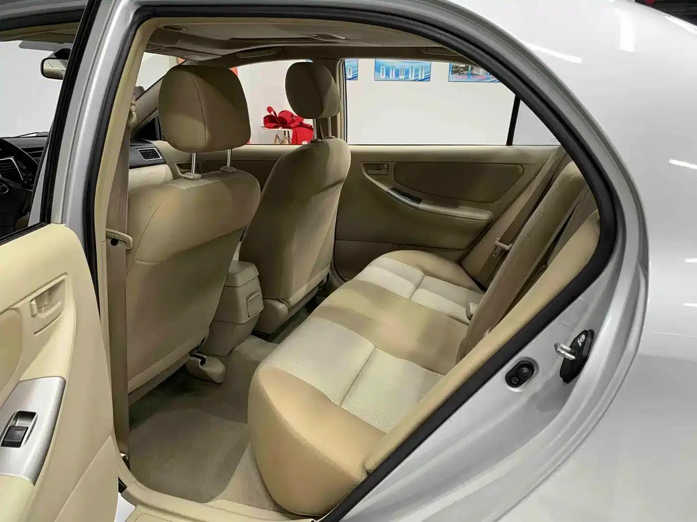 2013 Corolla 1.6L Manual Premium Edition — миниатюра 8