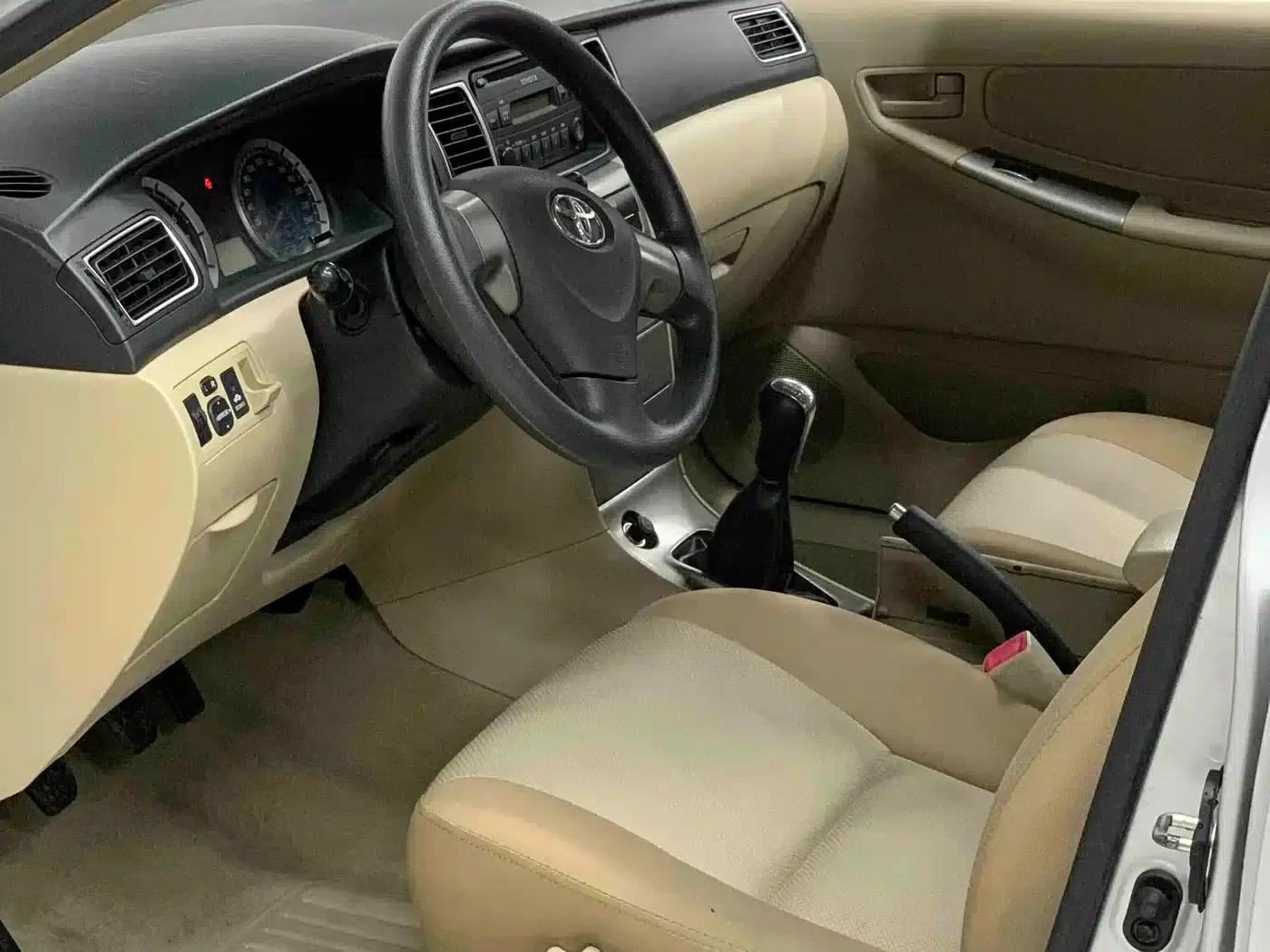2013 Corolla 1.6L Manual Premium Edition — миниатюра 10