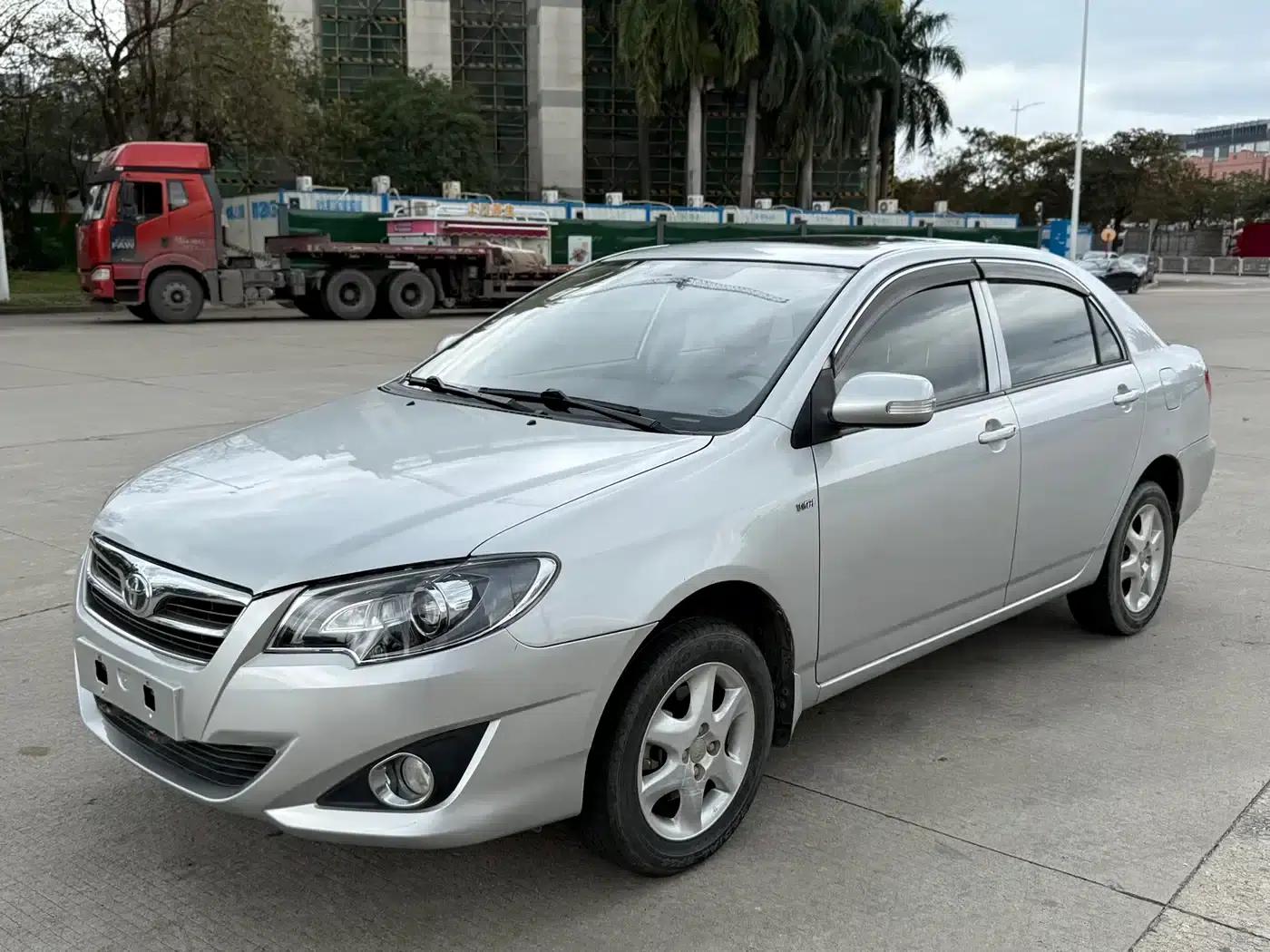 Corolla 2013 1.6L Automatic Deluxe Edition — миниатюра 1