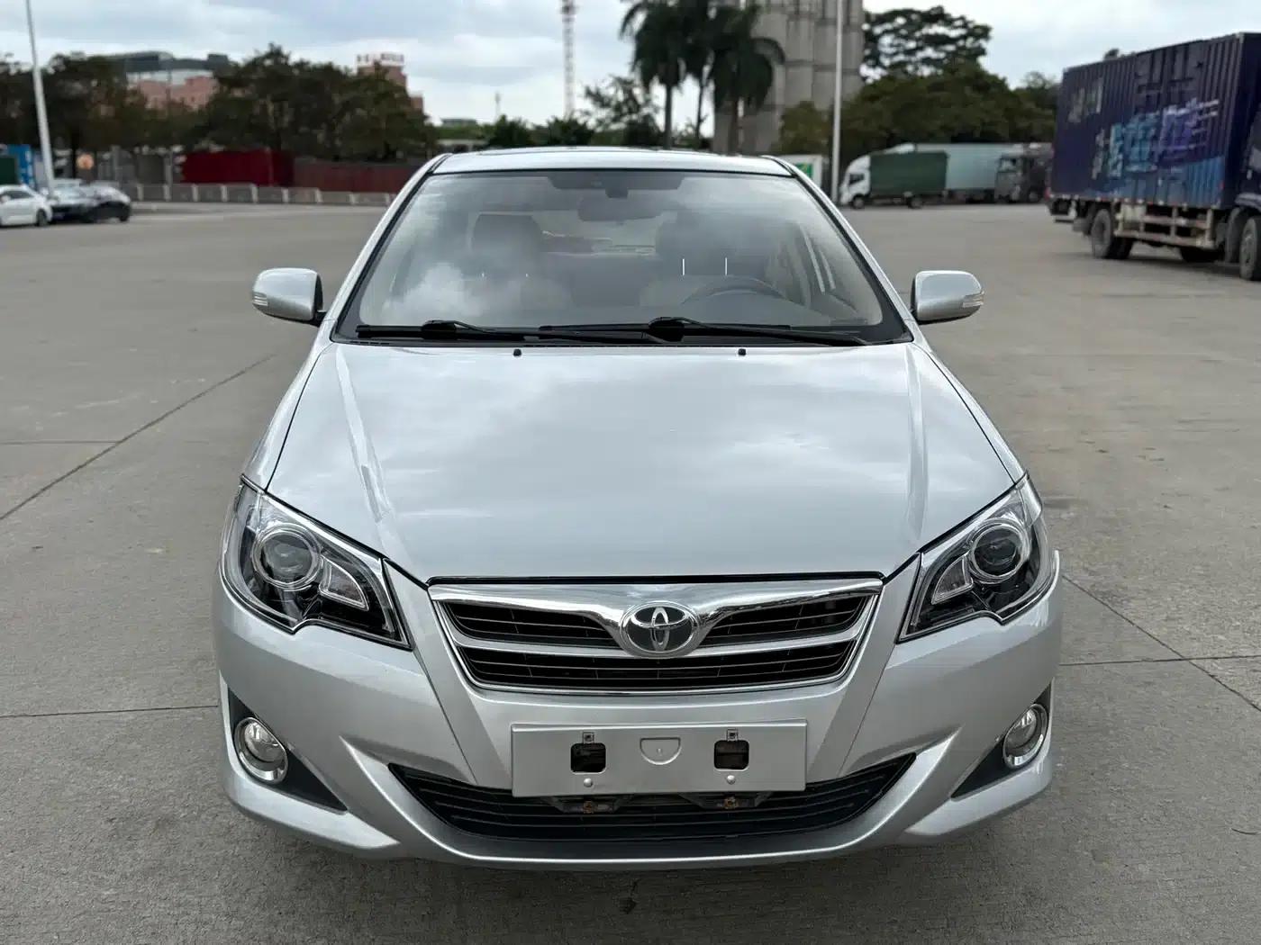 Corolla 2013 1.6L Automatic Deluxe Edition — миниатюра 2