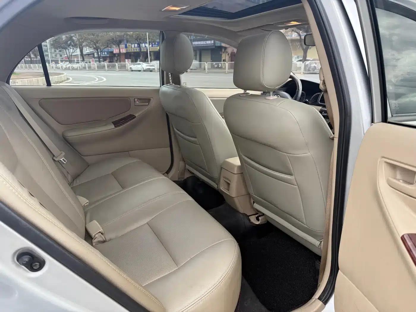 Corolla 2013 1.6L Automatic Deluxe Edition — миниатюра 11