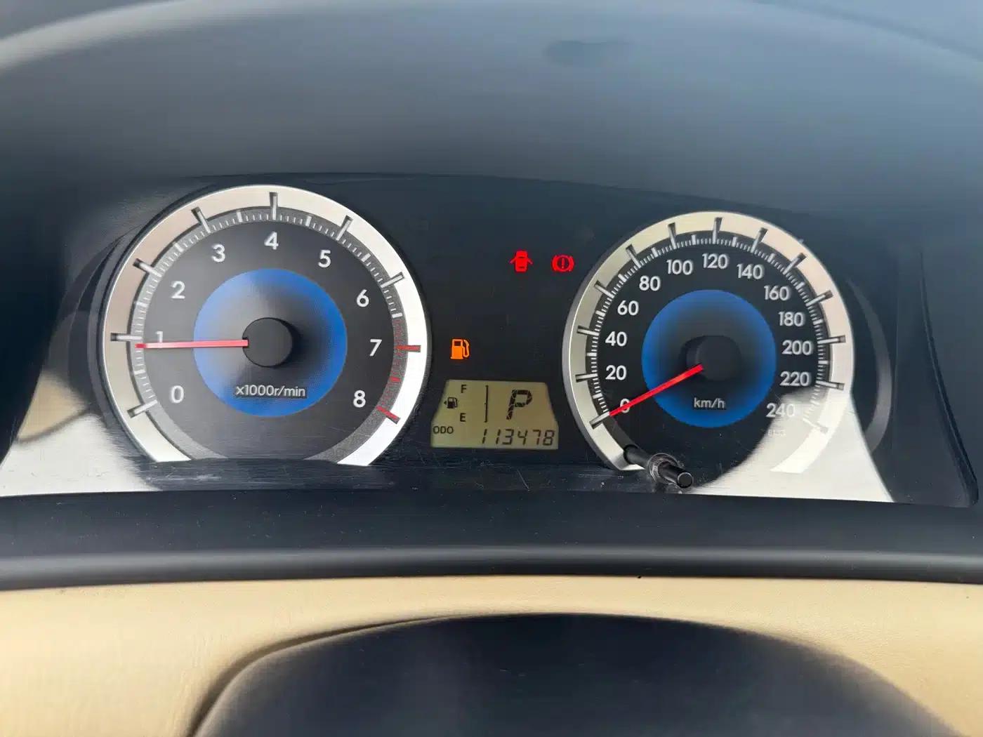 Corolla 2013 1.6L Automatic Deluxe Edition — миниатюра 13