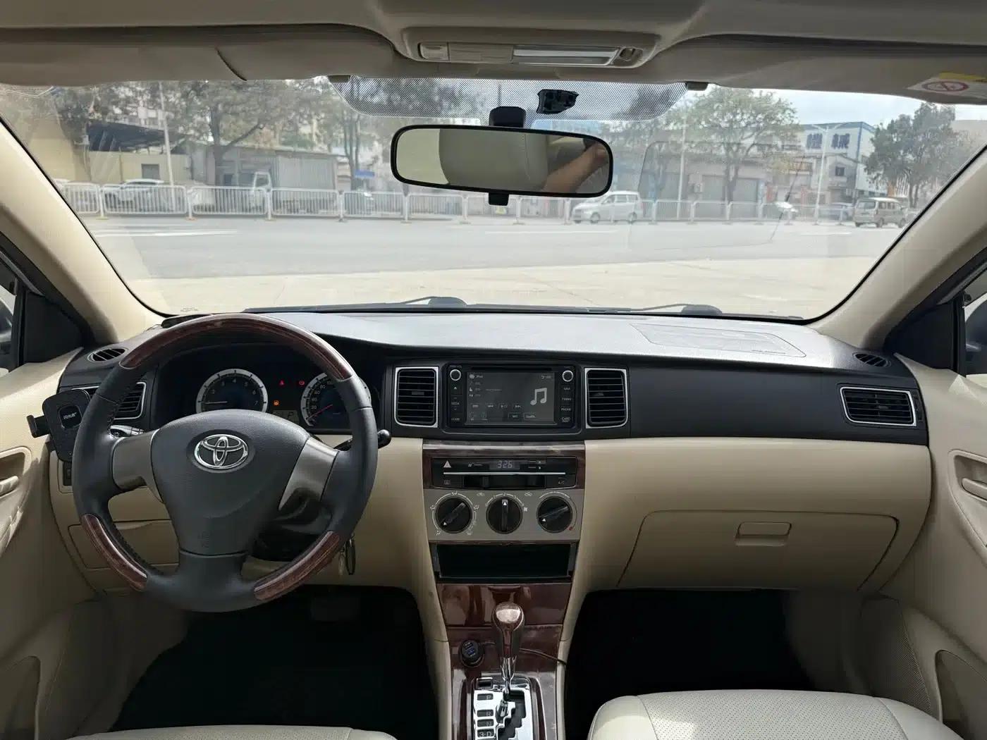 Corolla 2013 1.6L Automatic Deluxe Edition — миниатюра 5
