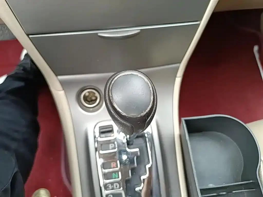 Corolla 2013 1.6L Automatic Premium Edition — миниатюра 14