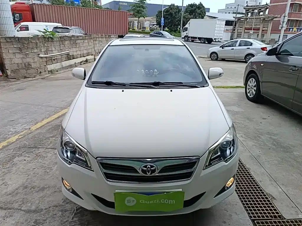 Corolla 2013 1.6L Automatic Premium Edition — миниатюра 3
