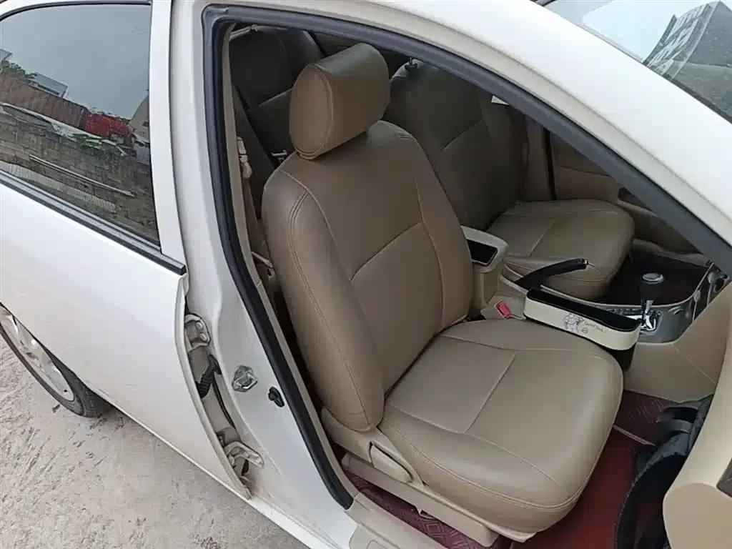 Corolla 2013 1.6L Automatic Premium Edition — миниатюра 25