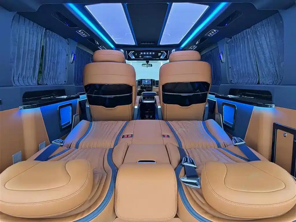 2024 HIACE 3.5L Automatic — миниатюра 6