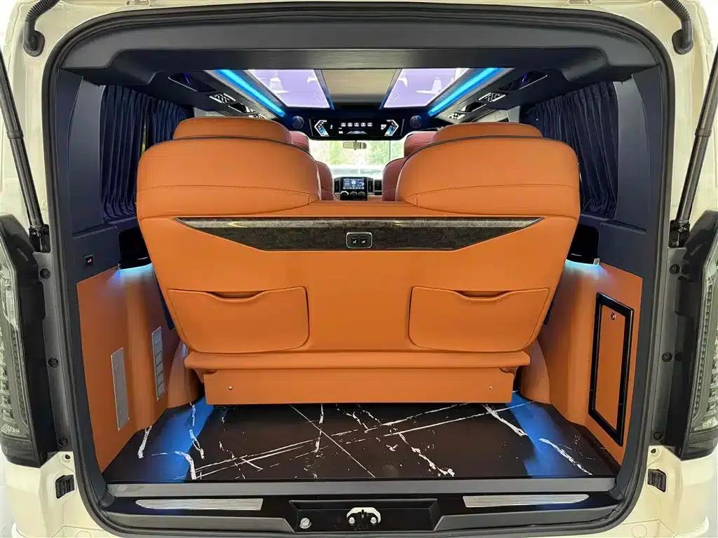 2024 HIACE 3.5L Automatic — миниатюра 7