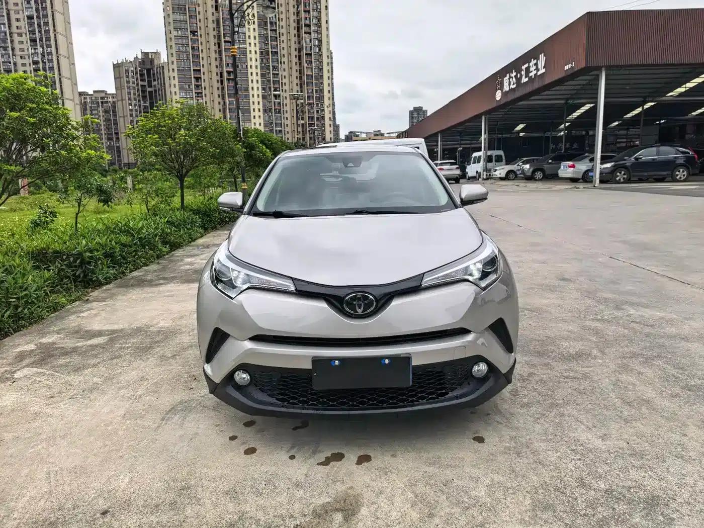 Toyota C-HR 2020 2.0L Crossover Leading Edition — миниатюра 2