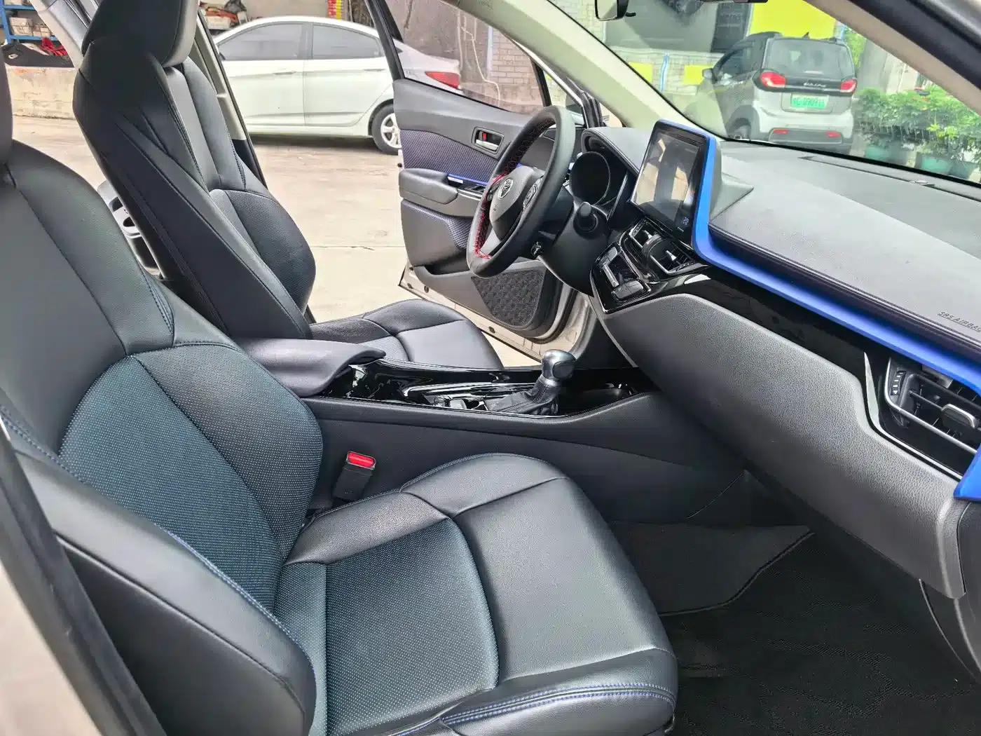 Toyota C-HR 2020 2.0L Crossover Leading Edition — миниатюра 11