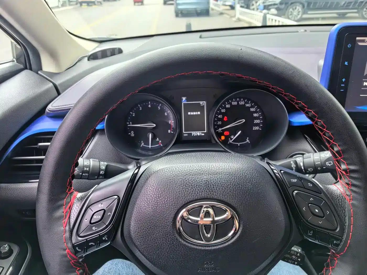 Toyota C-HR 2020 2.0L Crossover Leading Edition — миниатюра 15