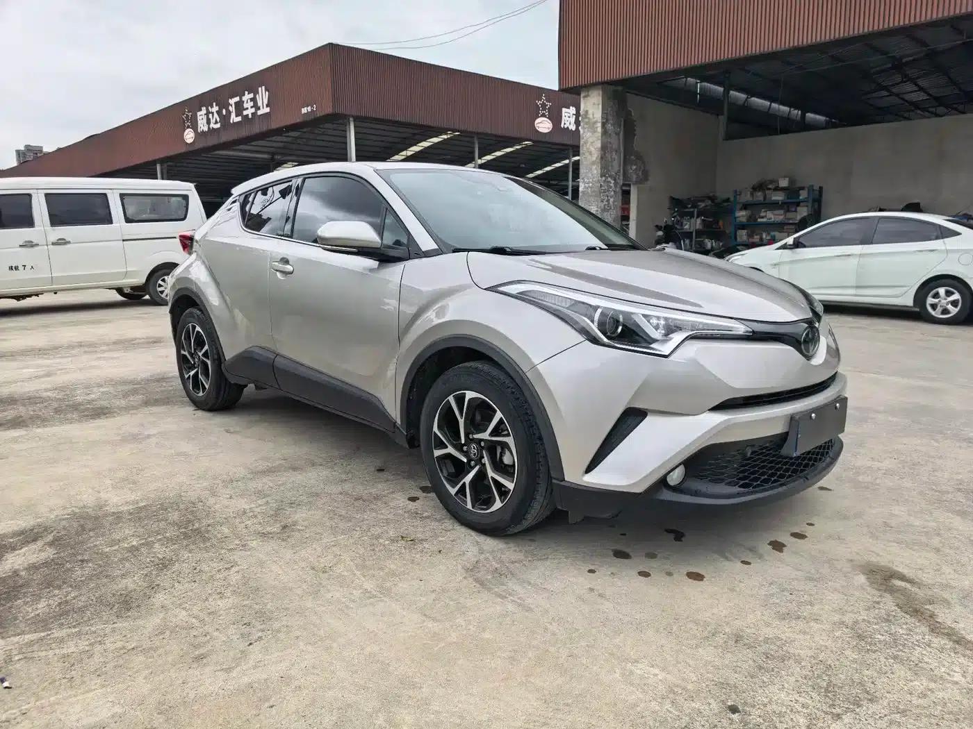 Toyota C-HR 2020 2.0L Crossover Leading Edition — миниатюра 3