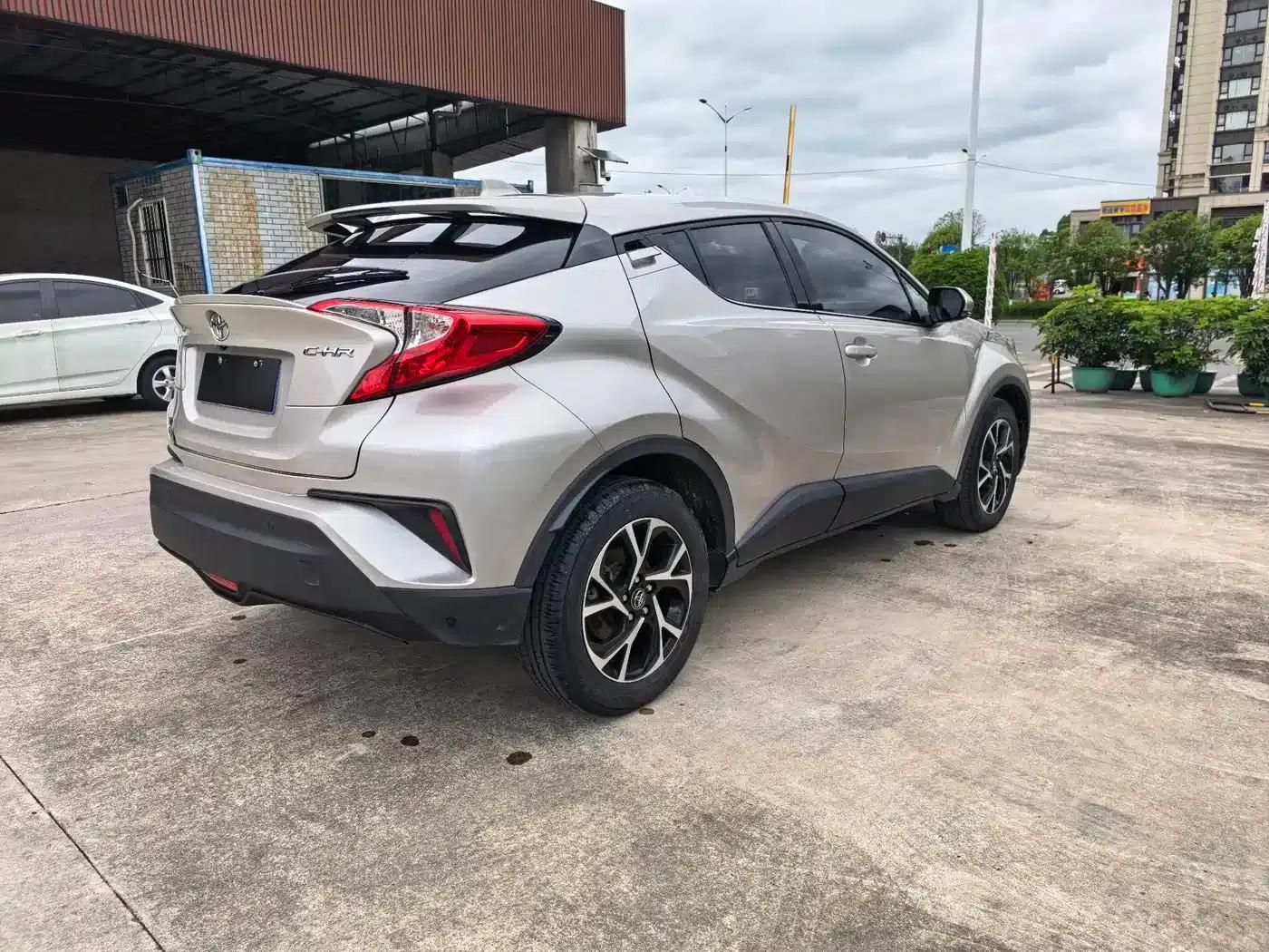Toyota C-HR 2020 2.0L Crossover Leading Edition — миниатюра 4