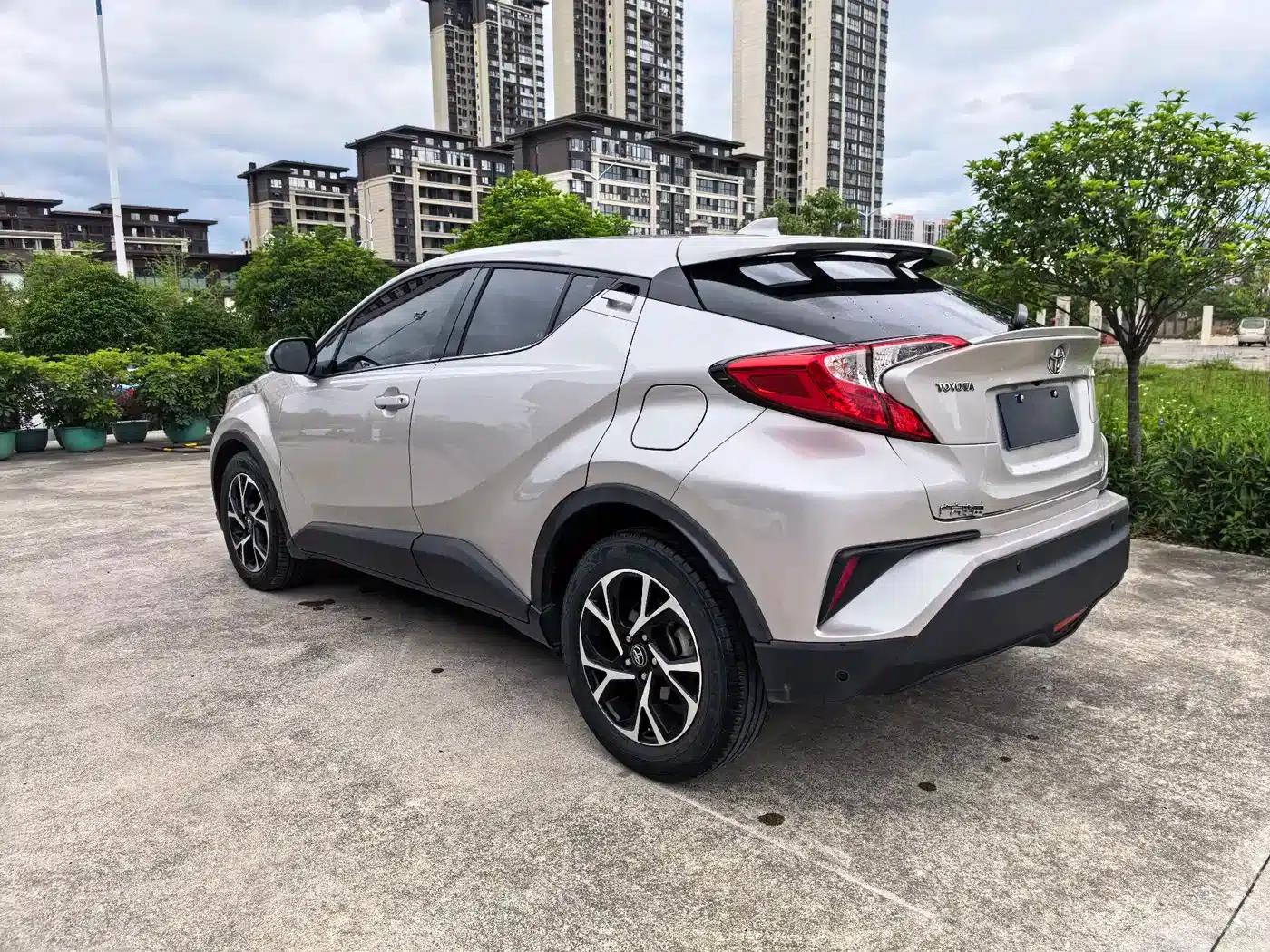 Toyota C-HR 2020 2.0L Crossover Leading Edition — миниатюра 6